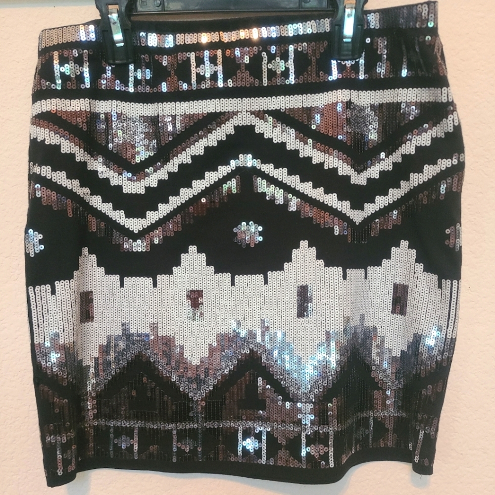 Express Black and Silver Atzec Sequin Mini Skirt - M